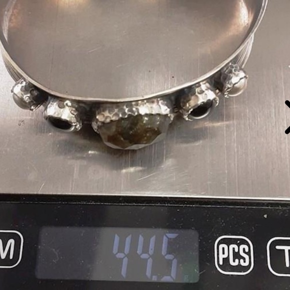 Peyote Bird Sterling cuff with labradorite, Onyx and pearl - Picture 2 of 6